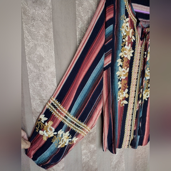 💎 Savanna Jane Women's Top Flowy Embroidered Floral Striped - Picture 11 of 14